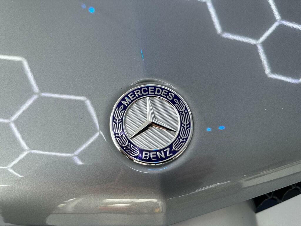 Mercedes-Benz SL Class Base White #25