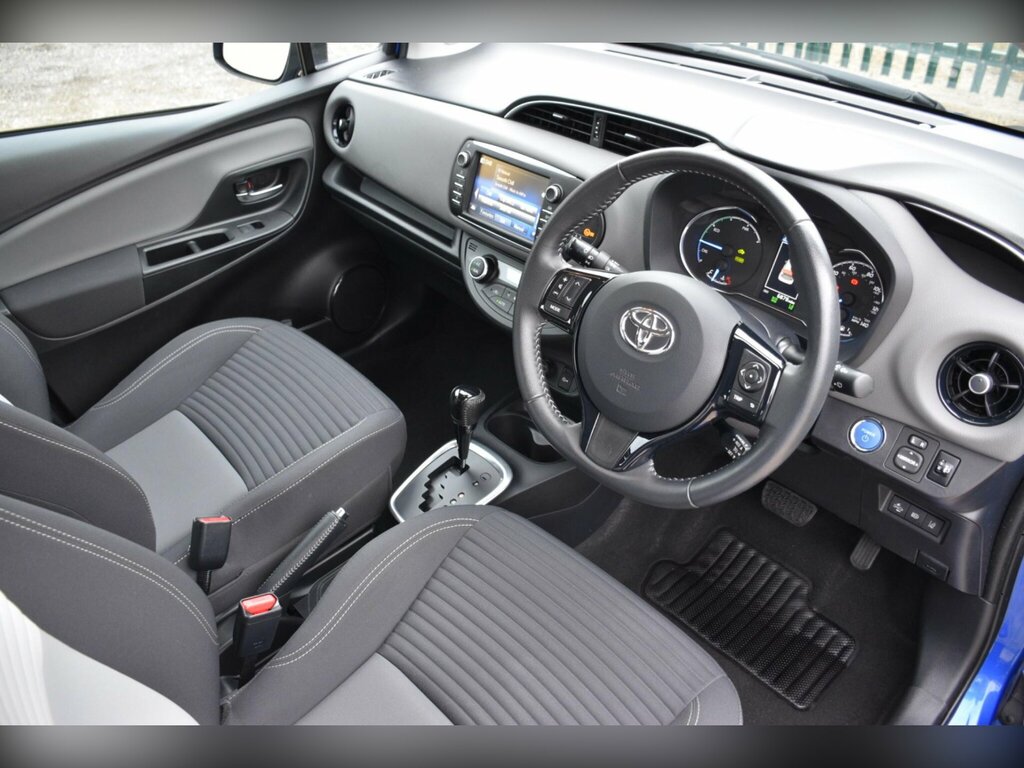 Toyota Yaris 1.5 Vvt-h Icon Tech Hatchback Hybrid E- Blue #4