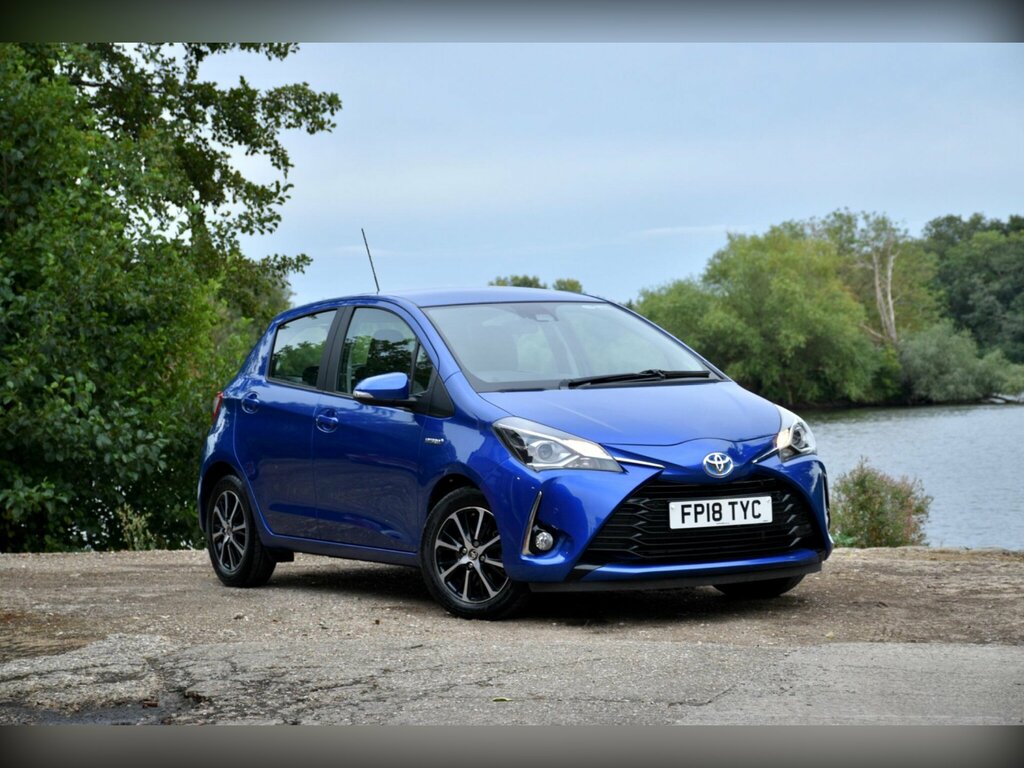 Toyota Yaris 1.5 Vvt-h Icon Tech Hatchback Hybrid E- Blue