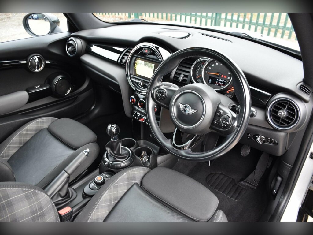 Mini Hatch 1.2 One White #32