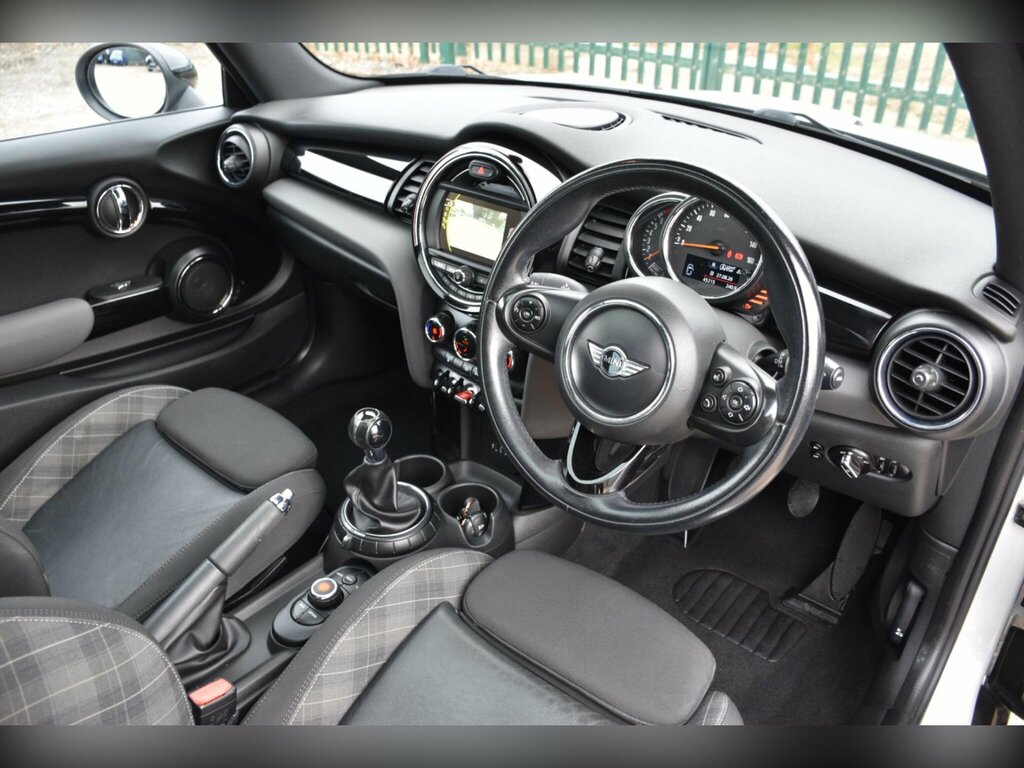Mini Hatch 1.2 One White #4