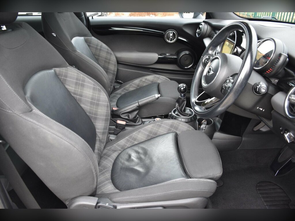 Mini Hatch 1.2 One White #33