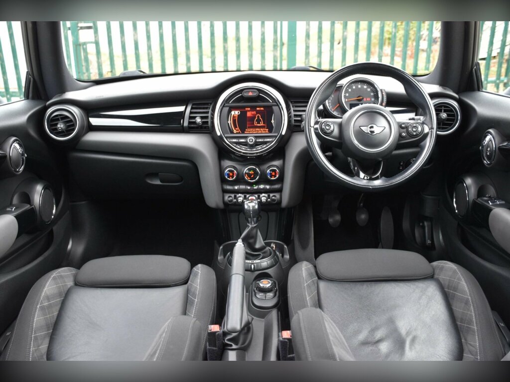 Mini Hatch 1.2 One White #39