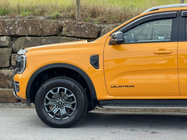 Ford Ranger 2024 2.0 Td Ecoblue Wildtrak Pickup Double Cab SN24NEZ Orange #3