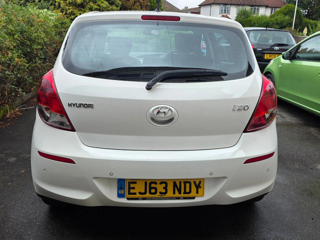 Hyundai I20 Active Red #34