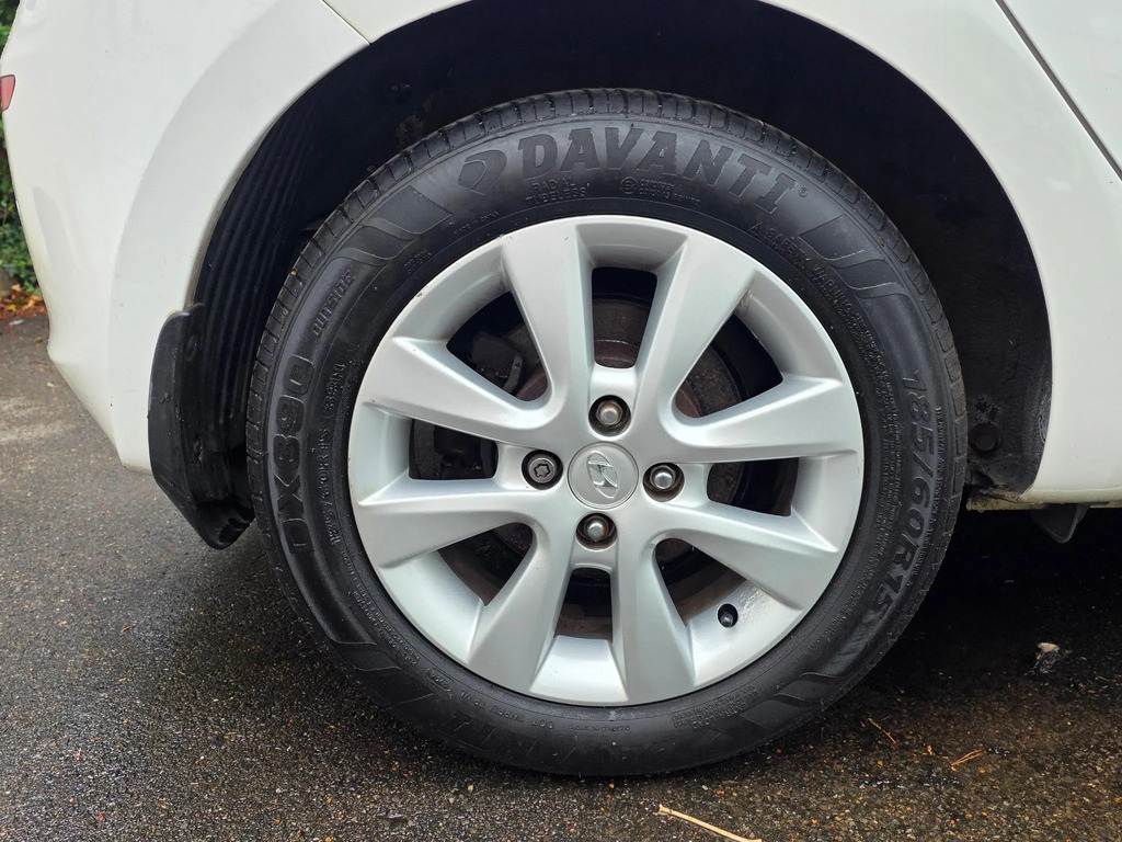 Hyundai I20 Active Red #33