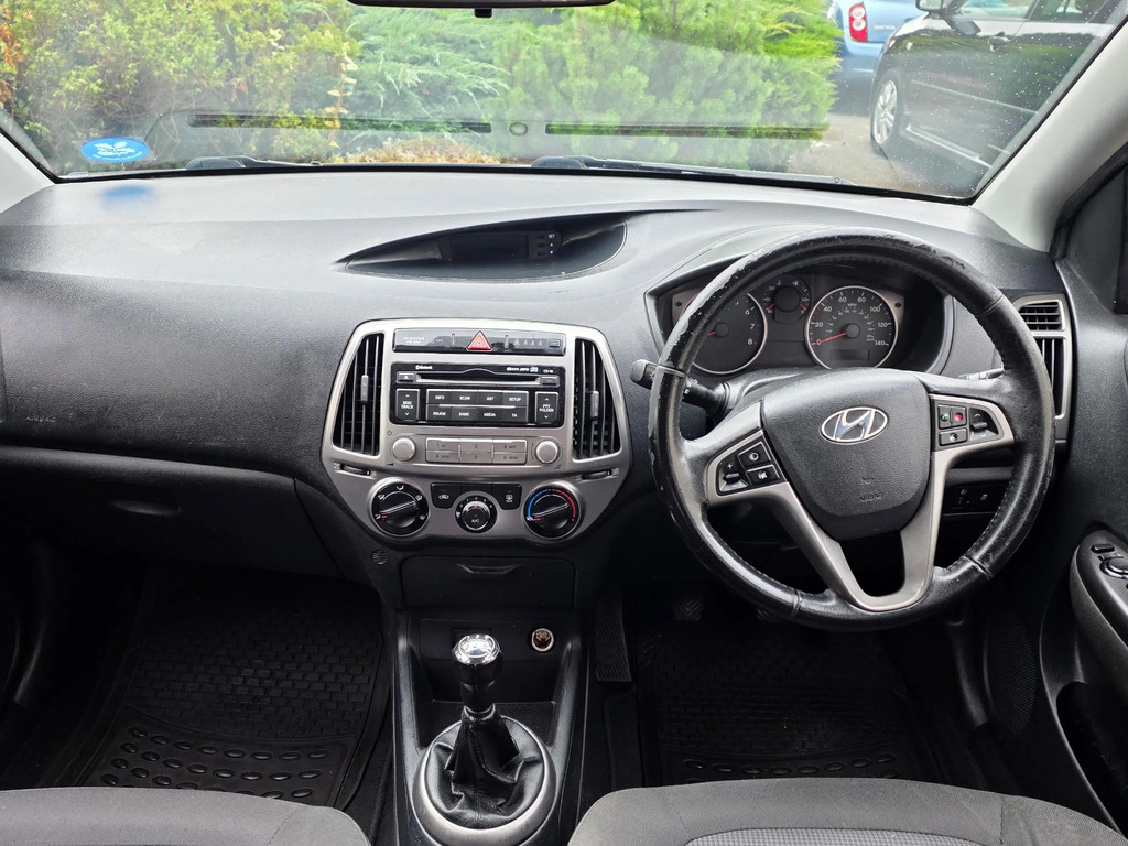 Hyundai I20 Active Red #13