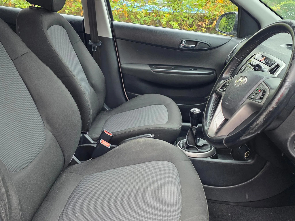 Hyundai I20 Active Red #28