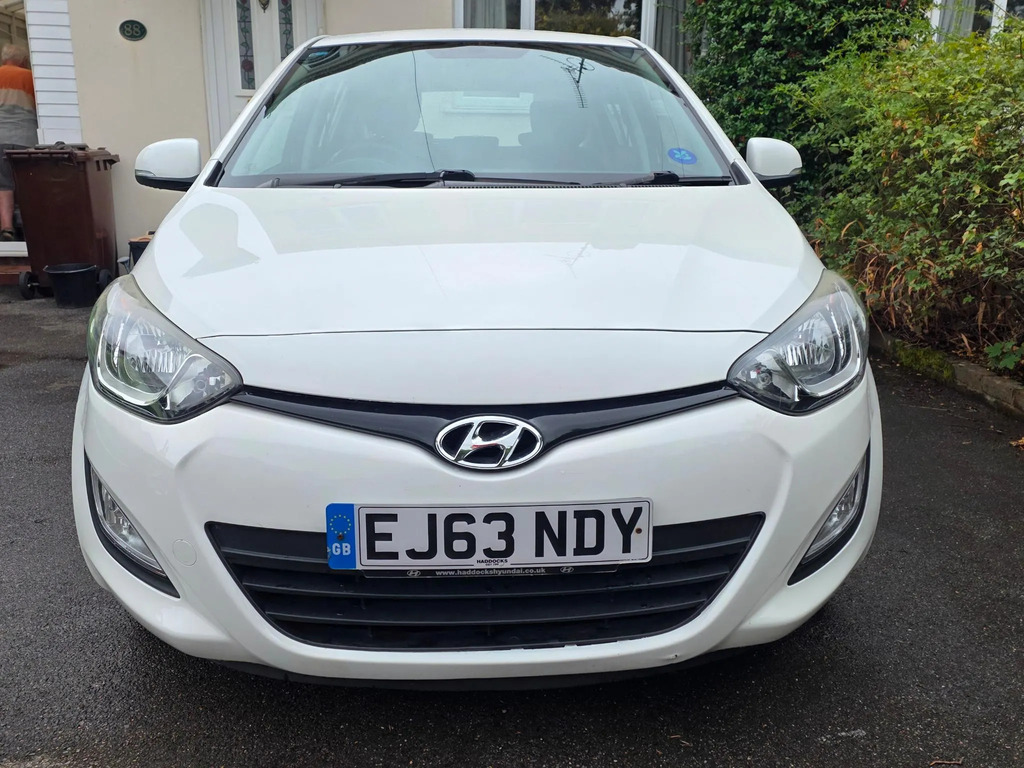 Hyundai I20 Active Red #36