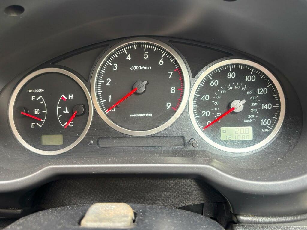 Subaru Impreza Hatchback 2.0 Grey #37