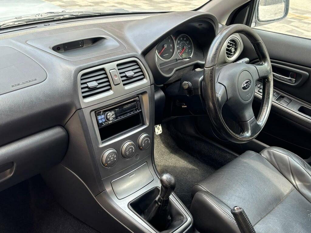 Subaru Impreza Hatchback 2.0 Grey #26