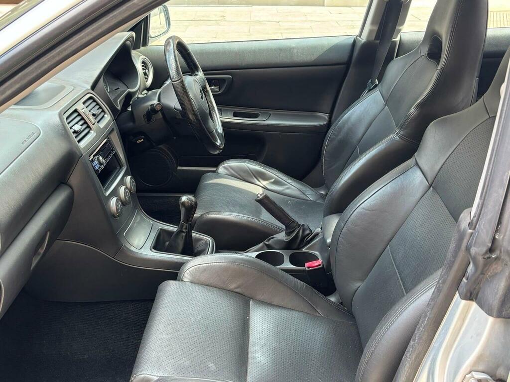 Subaru Impreza Hatchback 2.0 Grey #28