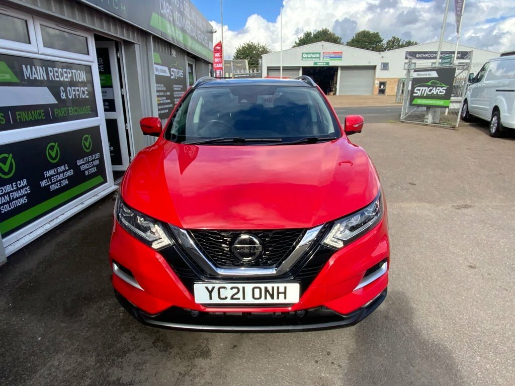 Nissan Qashqai 1.3L N-connecta Red