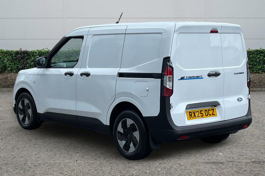 Ford Transit Courier Ford E-transit Courier 100Kw 43Kwh Trend Van RX25OCZ White #2