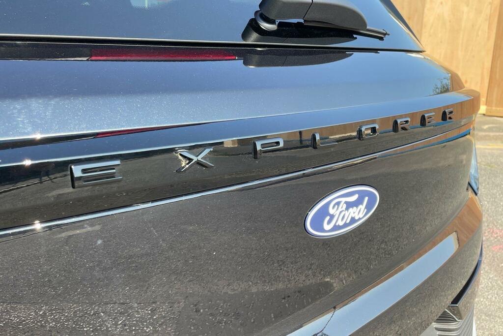 Ford Explorer Style Grey #32