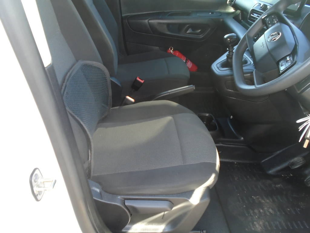 Vauxhall Combo Prime Plus White #8