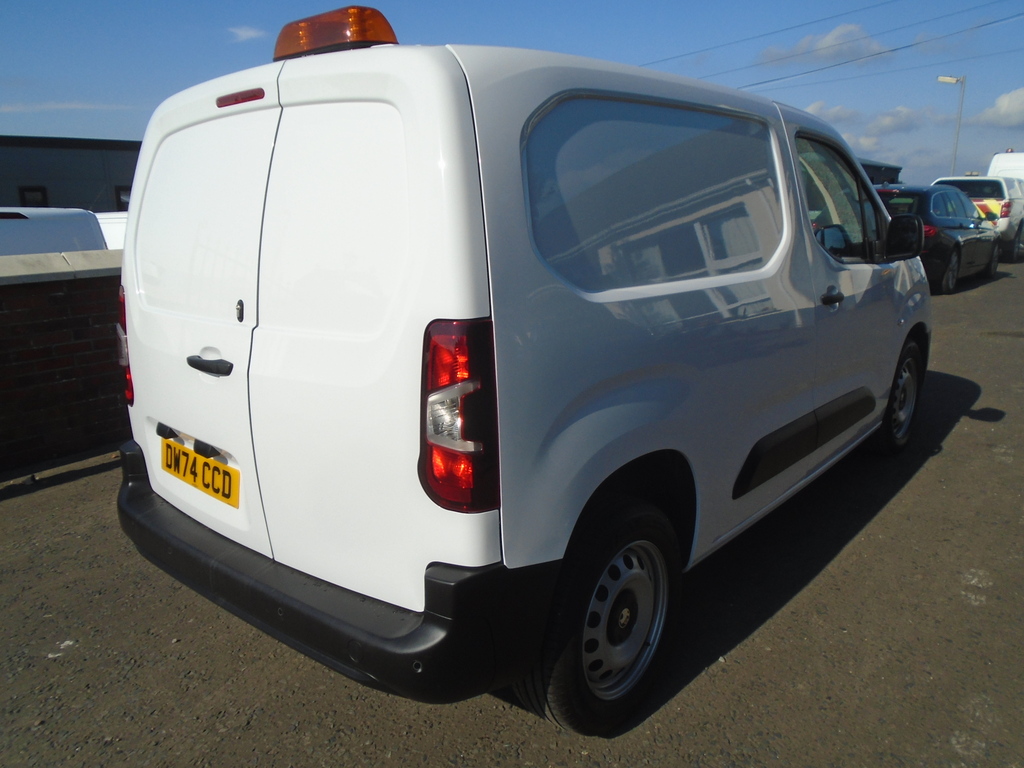 Vauxhall Combo Prime Plus White #7