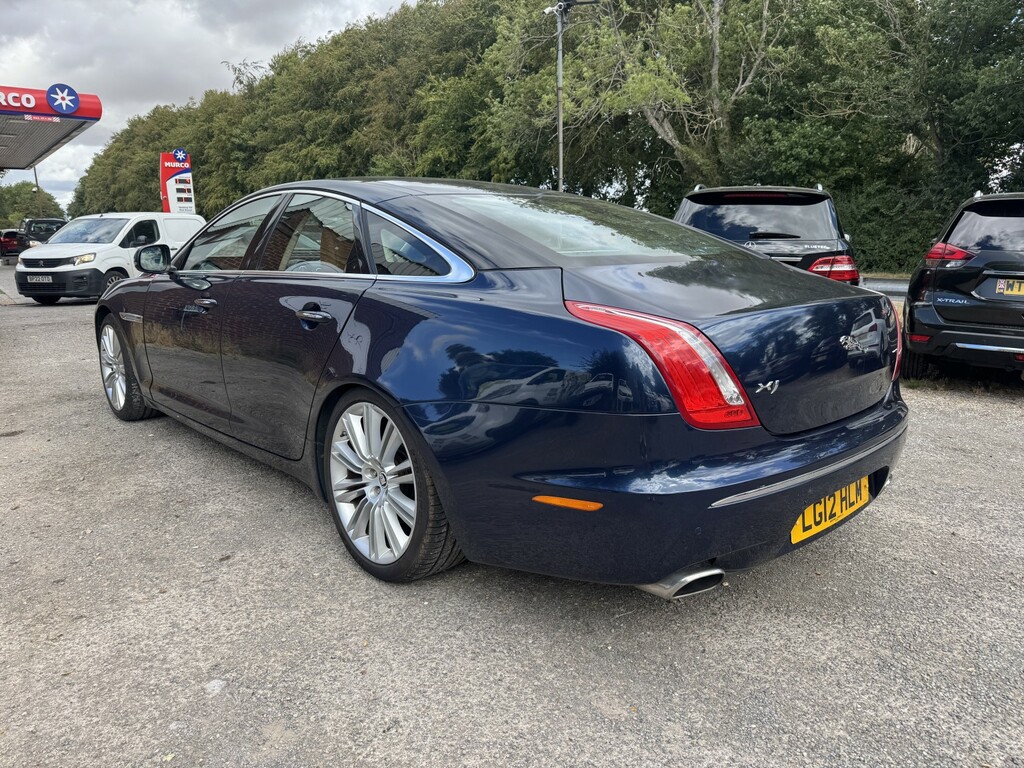 Jaguar XJ Saloon 3.0 D V6 Portfolio 2012 Blue #5