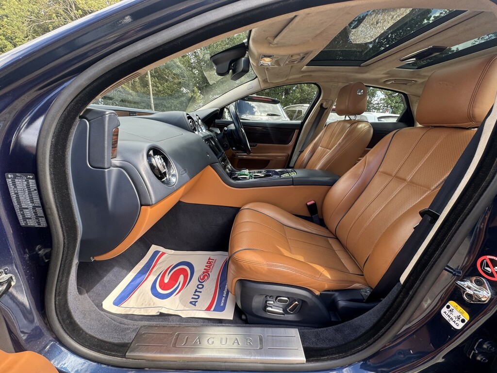 Jaguar XJ D Blue #10