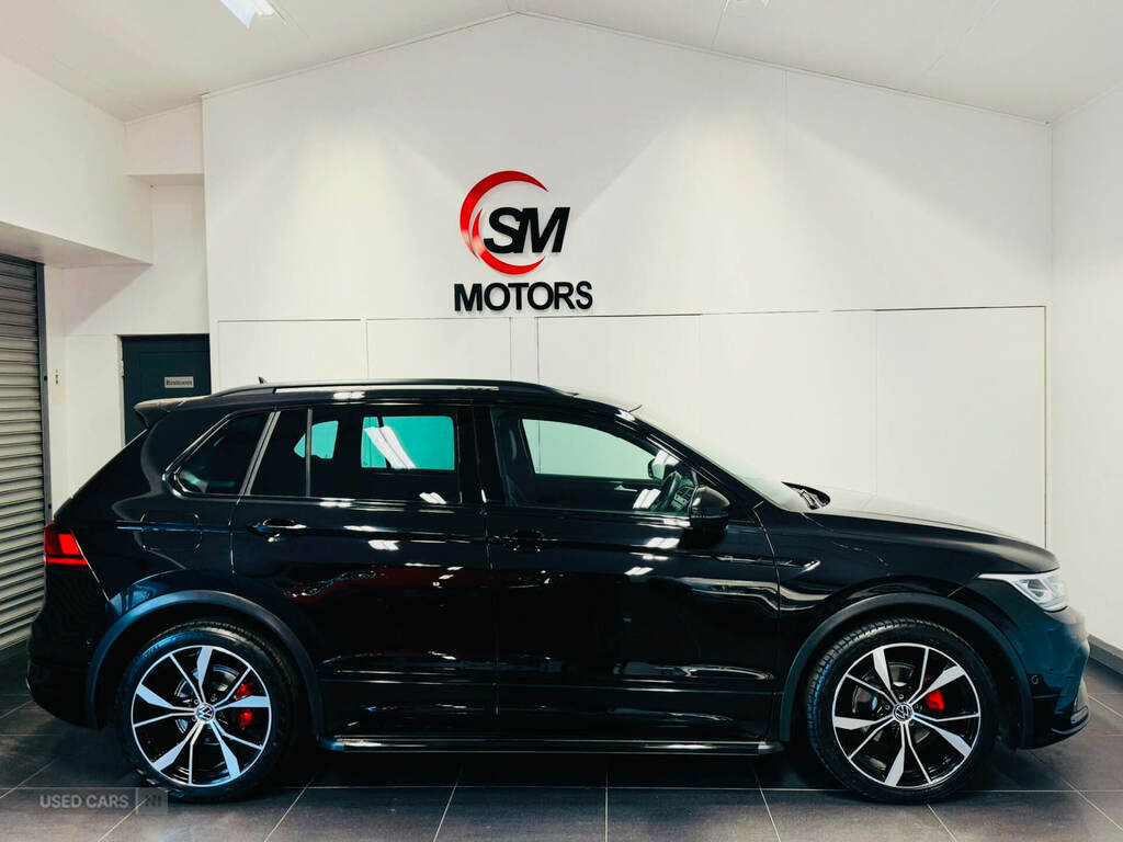 Volkswagen Tiguan 2.0 Tdi R-line Dsg Black #2
