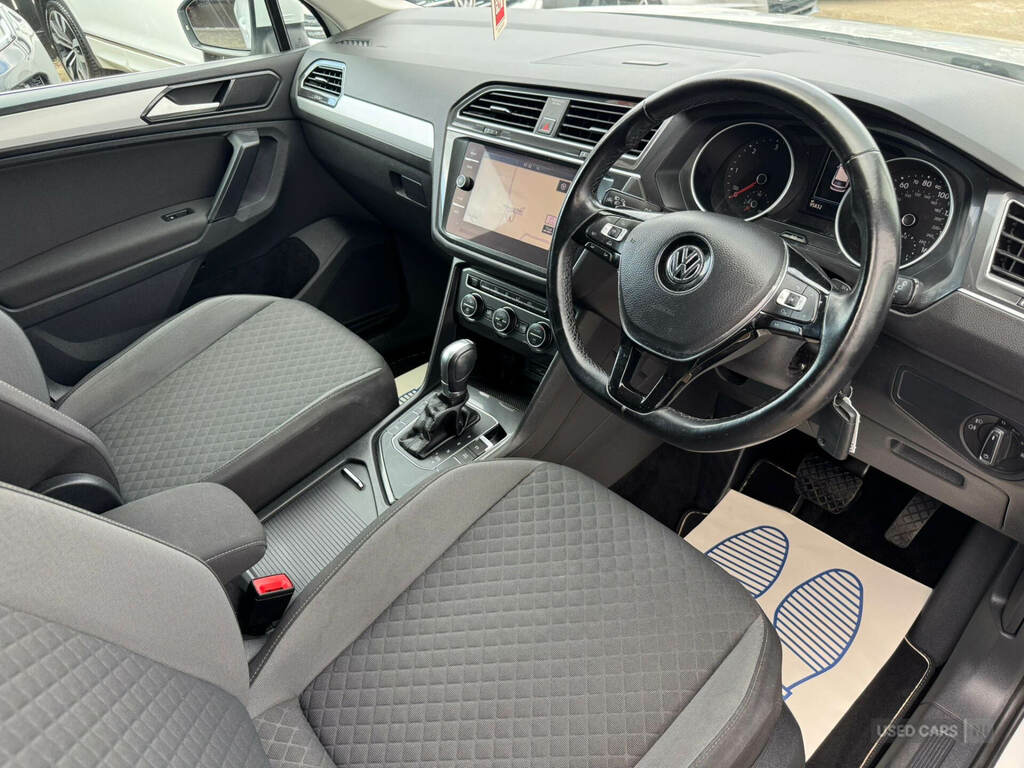 Volkswagen Tiguan 2.0 Tdi 150 Se Nav Dsg White #6