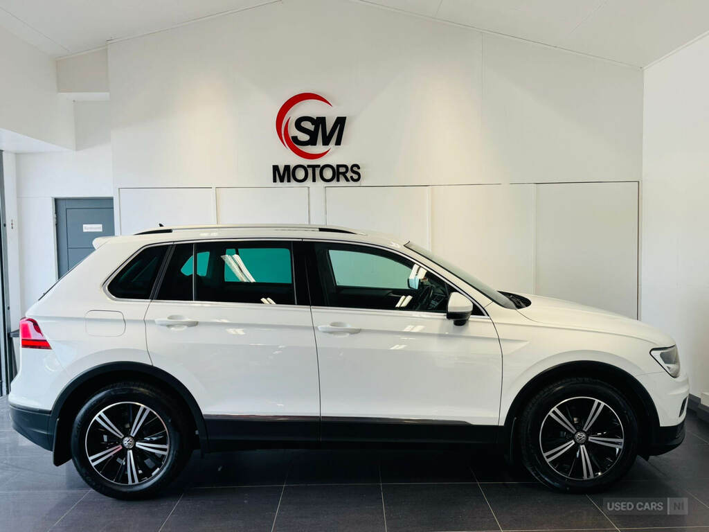 Volkswagen Tiguan 2.0 Tdi 150 Se Nav Dsg White #2