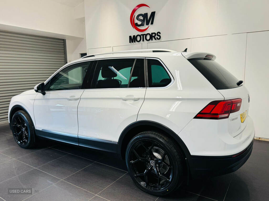 Volkswagen Tiguan 2.0 Tdi 150 Se Nav Dsg White #4