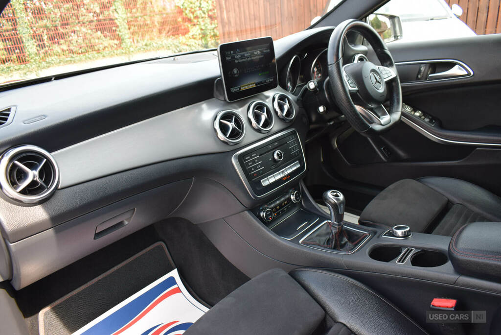 Mercedes-Benz GLA Class Gla 200 Amg Line DC18LHG Grey #3