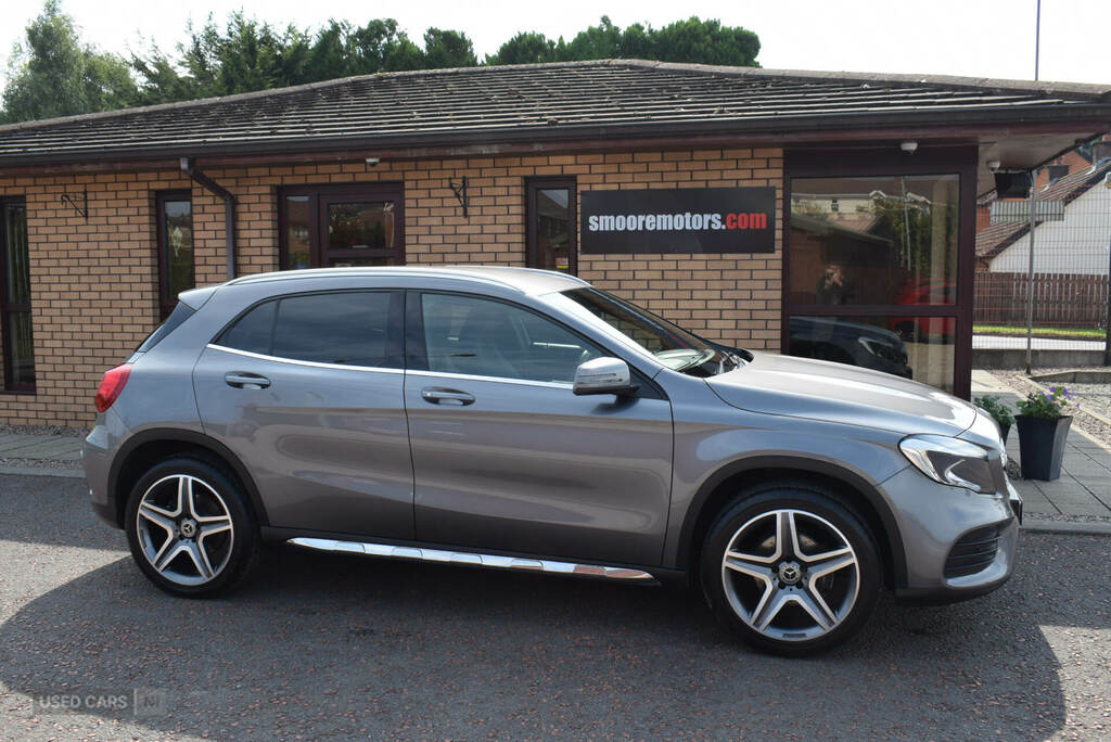 Mercedes-Benz GLA Class Gla 200 Amg Line DC18LHG Grey #2