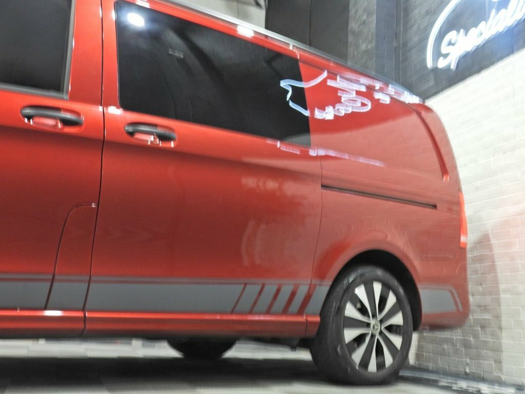 Mercedes-Benz Vito 2L Sport Red #3