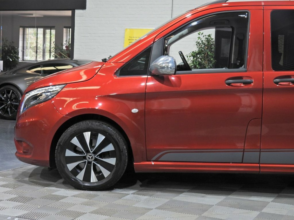 Mercedes-Benz Vito 2L Sport Red #2