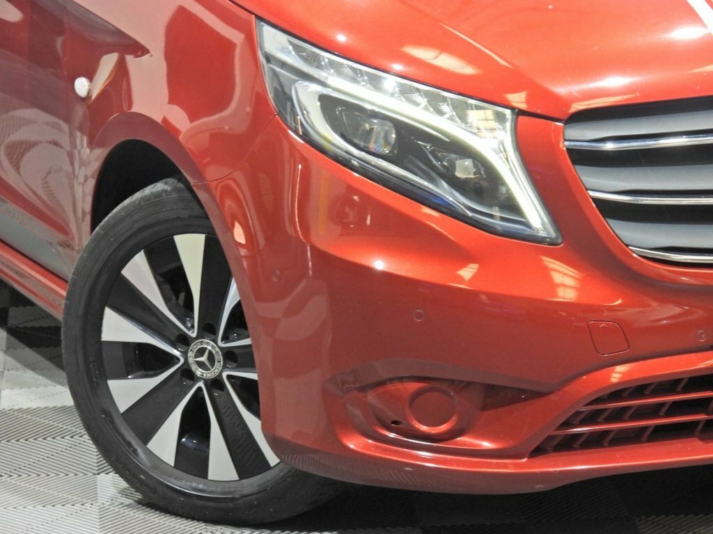 Mercedes-Benz Vito 2L Sport Red #6