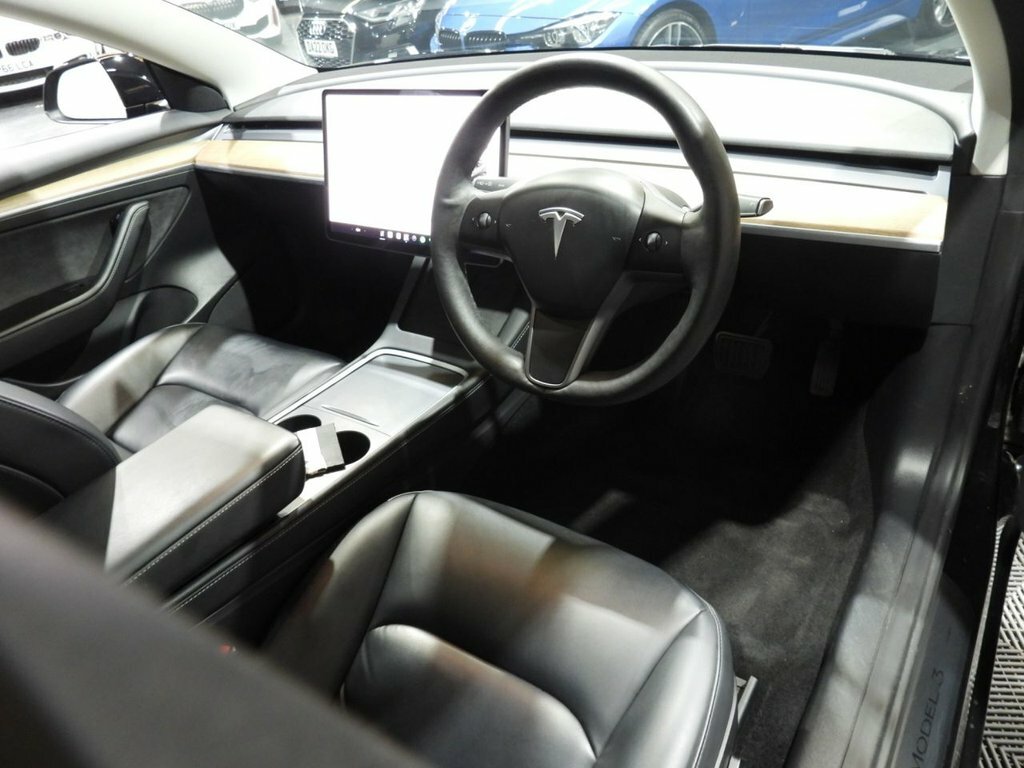 Tesla Model 3 Saloon Black #3