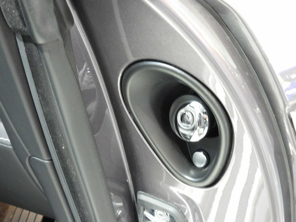 Rolls-Royce Dawn #32