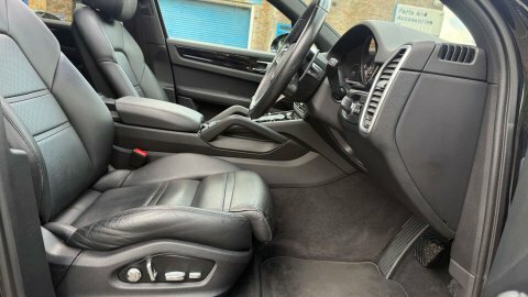 Porsche Cayenne 3.0 Cayenne V6 YY20NXB Black #4