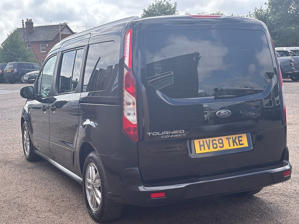 Ford Grand Tourneo Connect Ecoblue Titanium Black #6