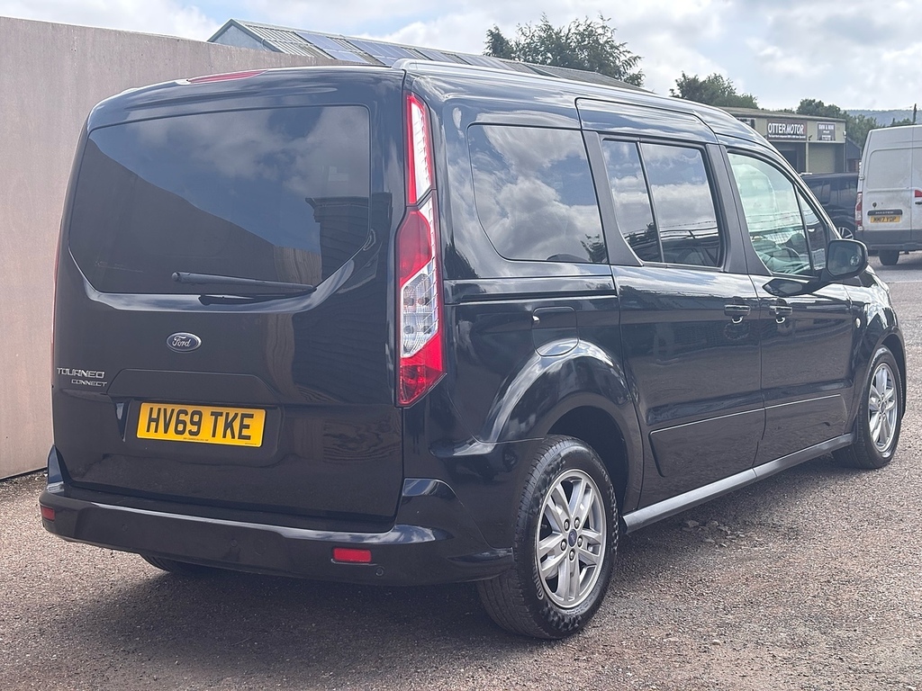 Ford Grand Tourneo Connect Ecoblue Titanium Black #4