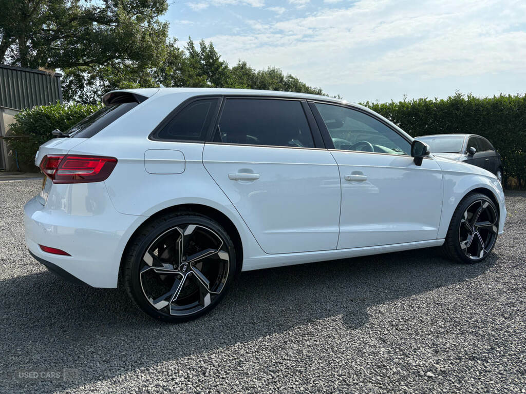 Audi A3 1.6 Tdi 116 Se KK18ECE White #4