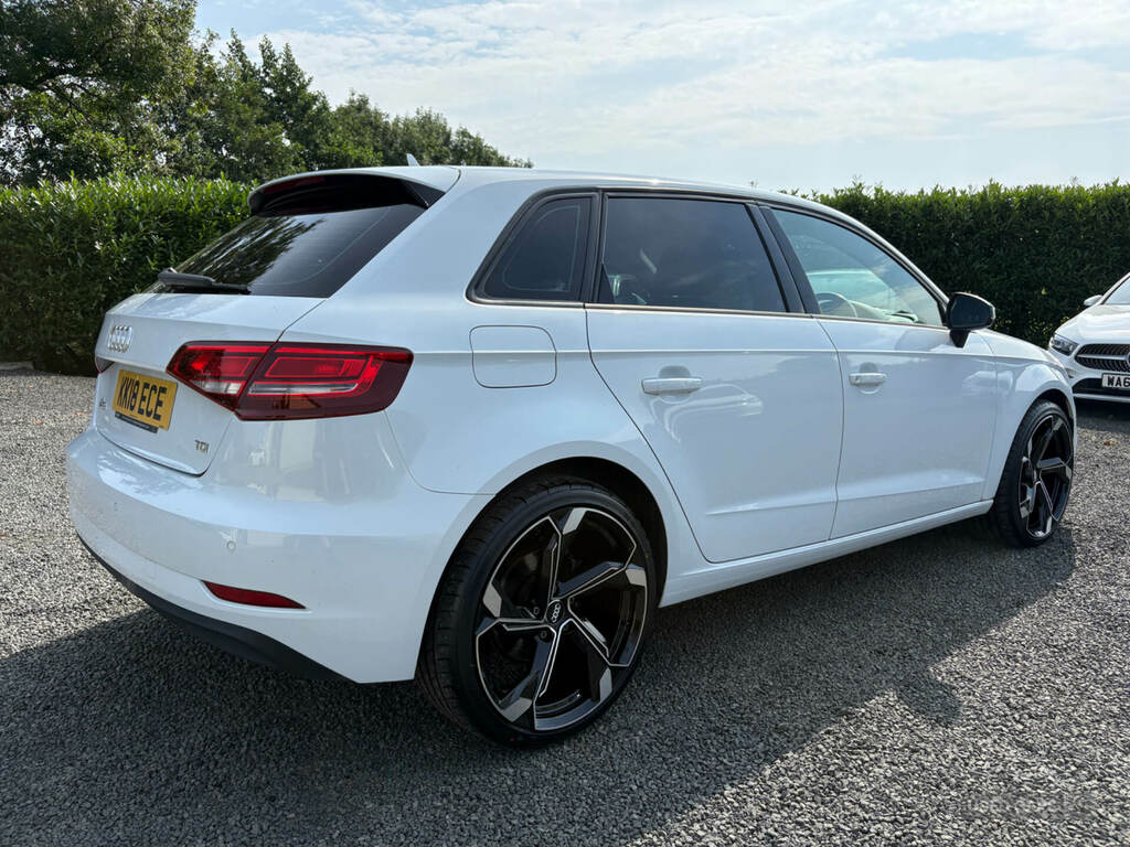 Audi A3 1.6 Tdi 116 Se KK18ECE White #5