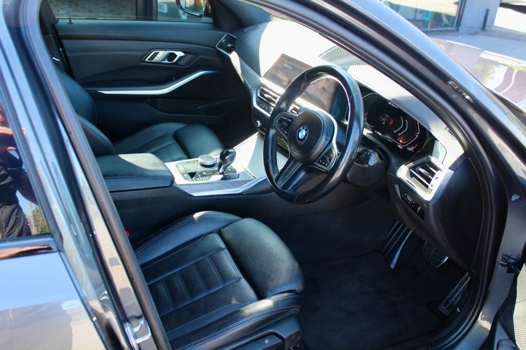 BMW 3 Series Saloon YG71VDY Grey #3