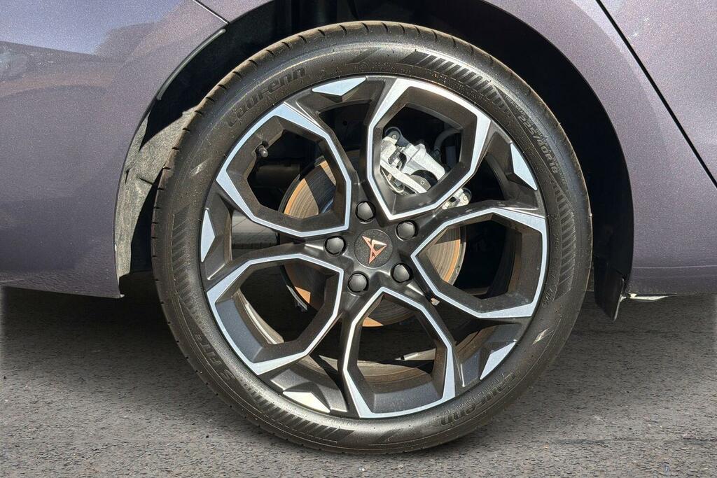 Cupra Leon 1.5 Etsi 150 V2 Dsg KJ26YZU Purple #5