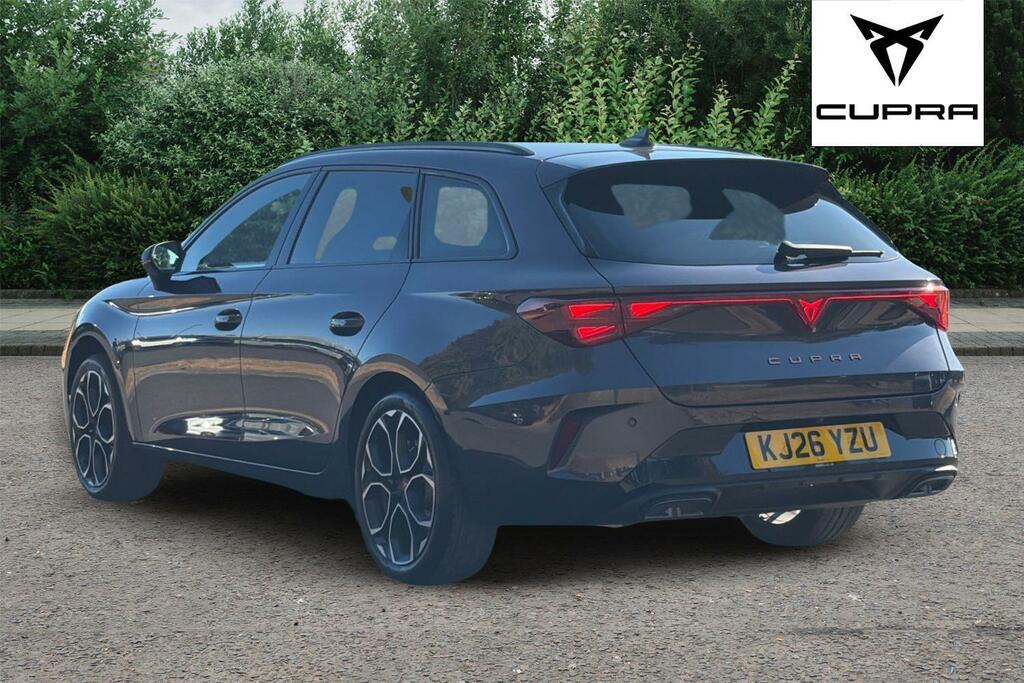 Cupra Leon 1.5 Etsi 150 V2 Dsg KJ26YZU Purple #3