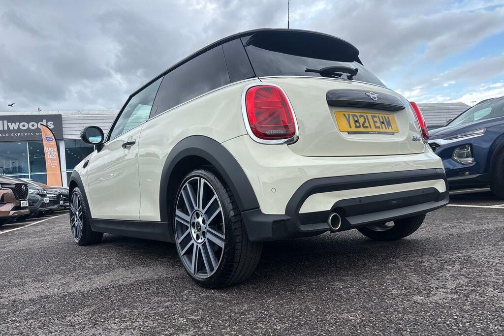 Mini Hatch 1.5 Cooper Exclusive Euro 6 Ss YB21EHM White #6