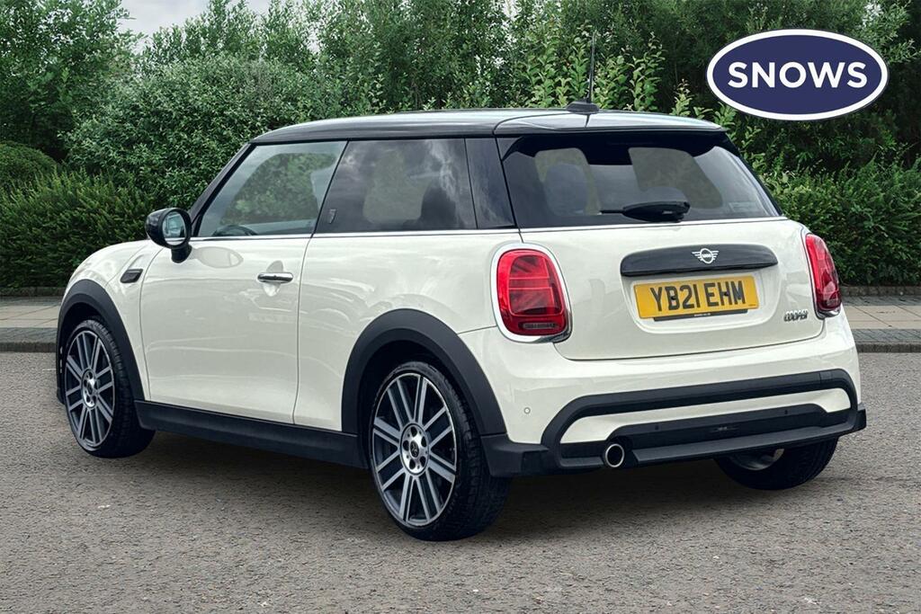 Mini Hatch 1.5 Cooper Exclusive Euro 6 Ss YB21EHM White #3