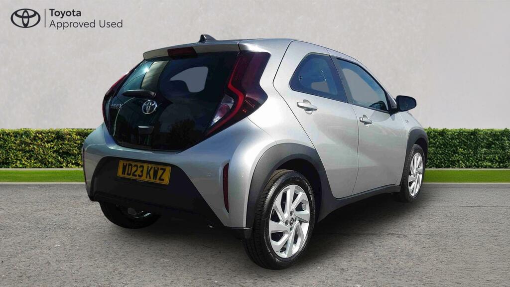 Toyota Aygo X 1.0 Vvt-i Pure Euro 6 Ss WD23KWZ Silver #2