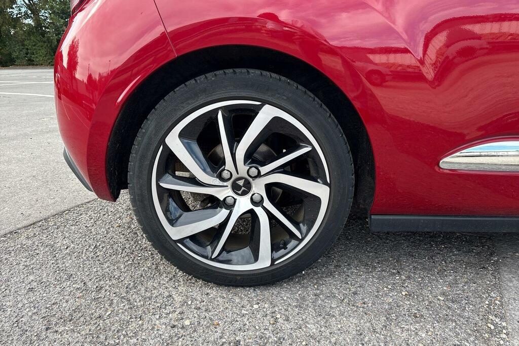 DS DS 3 Hatchback Black #25