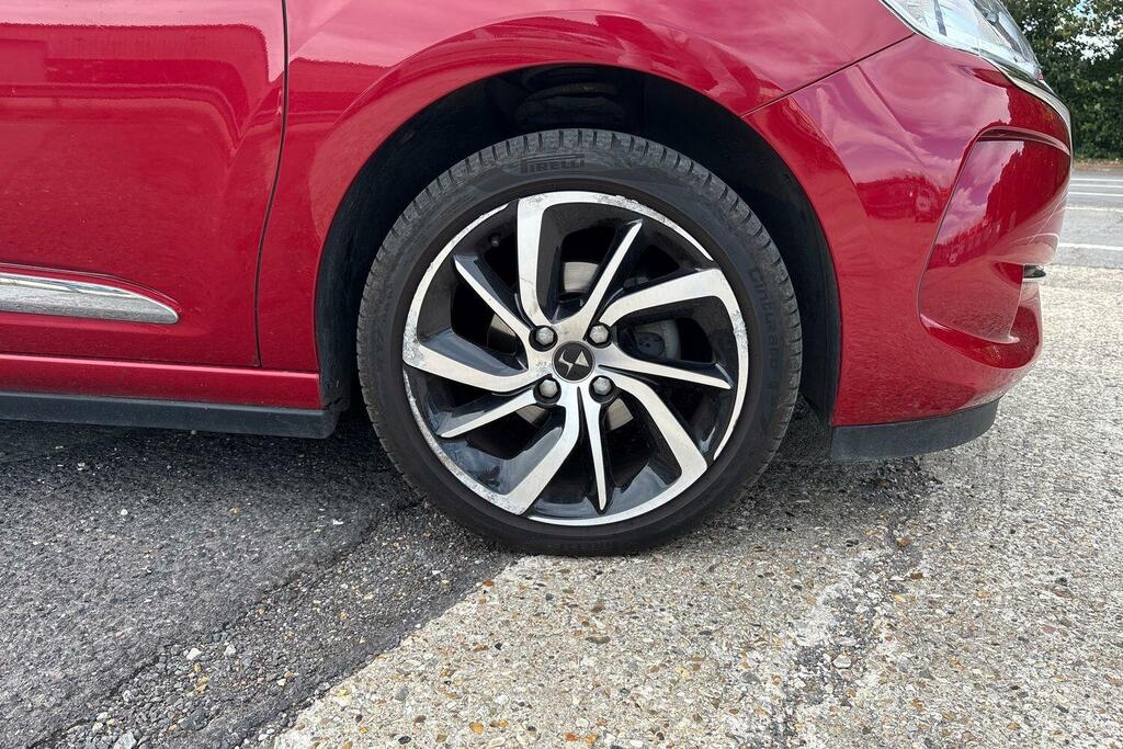 DS DS 3 Hatchback Black #24