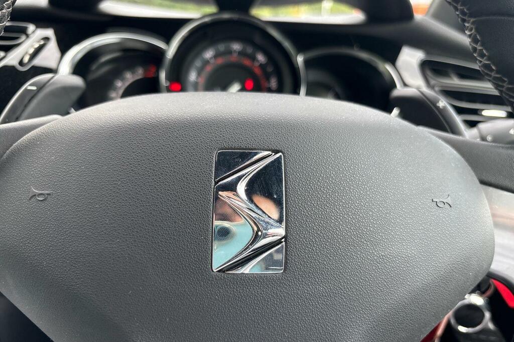 DS DS 3 Hatchback Black #41
