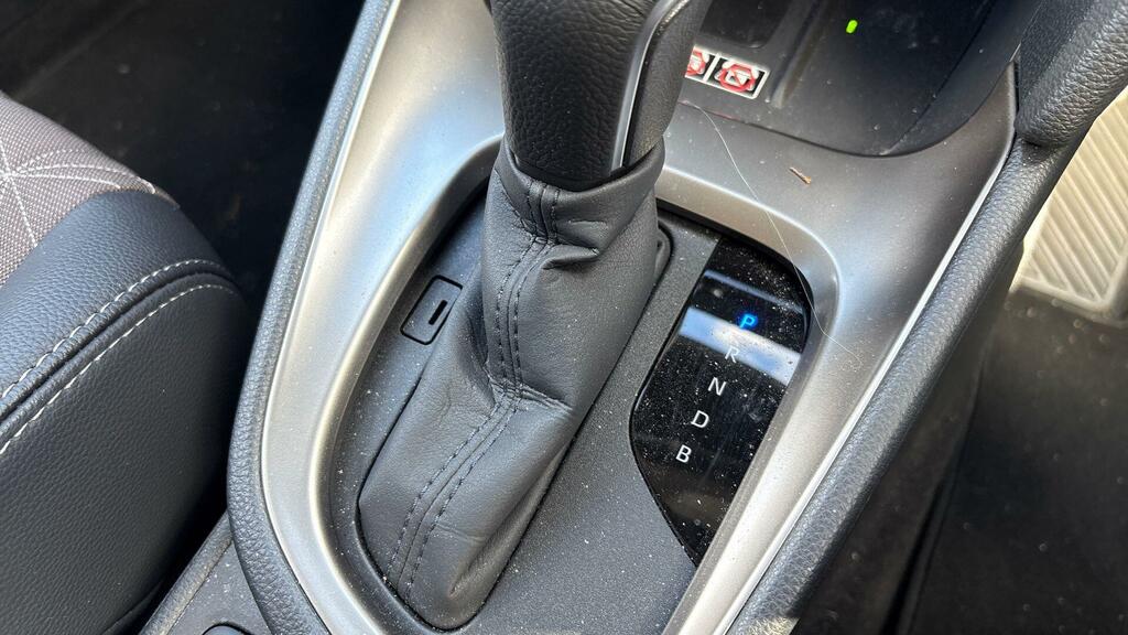 Toyota Yaris Cross 1.5 Hybrid Design Cvt White #33