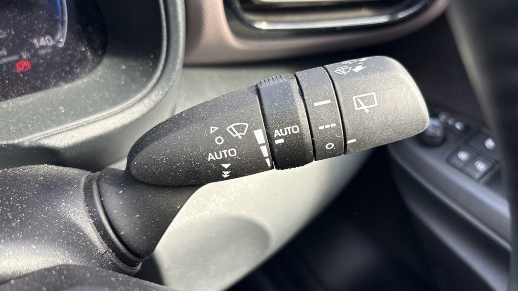 Toyota Yaris Cross 1.5 Hybrid Design Cvt White #36